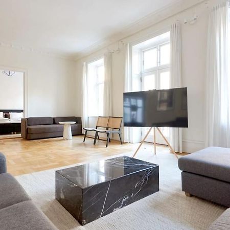 Moderen And Sleek 3Br With Bath By The Lakes And Metro Copenhagen Exterior photo