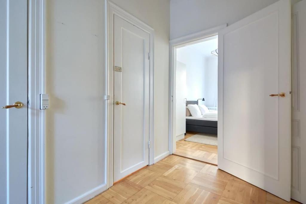 Moderen And Sleek 3Br With Bath By The Lakes And Metro Copenhagen Exterior photo